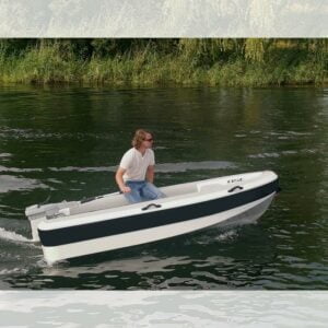 AST Tender Beach 340 sur l'eau