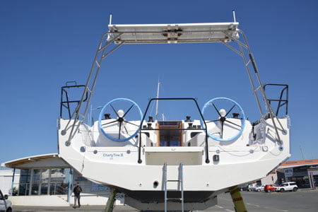 The 50/50 motorization for boats with 2 engine