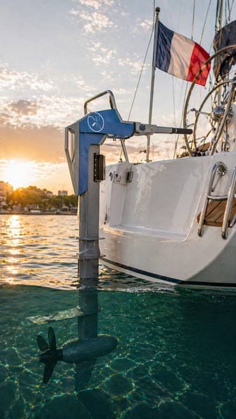 moteur électrique Momentum M10 sur un voilier