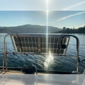 Panneau solaire bateau SOLAR S-SERIES VISION 110W sur balcon